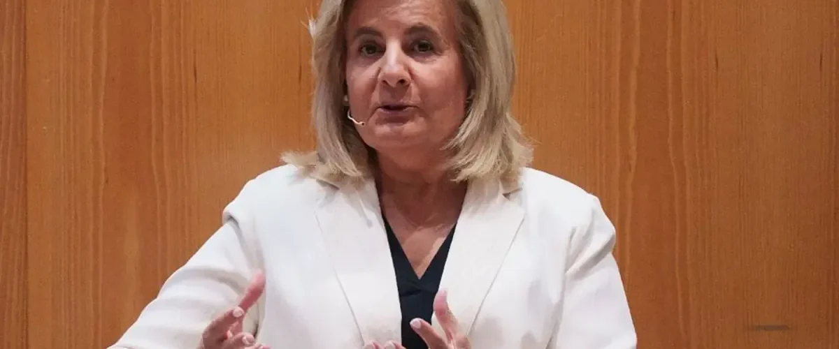La exministra de Empleo, Fátima Báñez, falleció en un accidente en Toledo, provocando gran conmoción social y política.