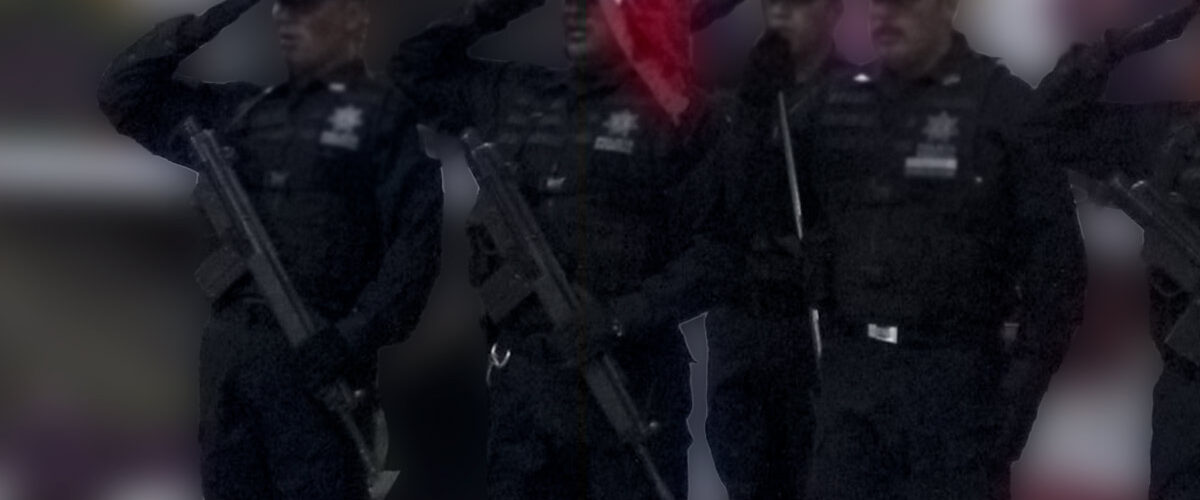 Un incidente desafortunado durante la ceremonia del Grito dejó a la escolta de policías de Tamazula en el centro de atención.