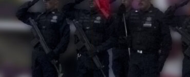 Un incidente desafortunado durante la ceremonia del Grito dejó a la escolta de policías de Tamazula en el centro de atención.